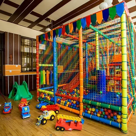 Resort Ow Inter Piast Kalbornia - Z Wlasna Plaza Z Kapieliskiem I Przystania