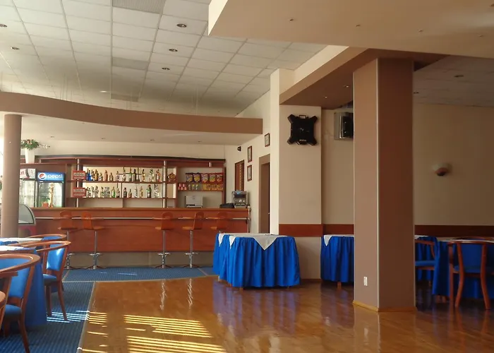 Ośrodek wypoczynkowy Ow Inter Piast Kalbornia - Z Własną Plażą Z Kąpieliskiem I Przystanią